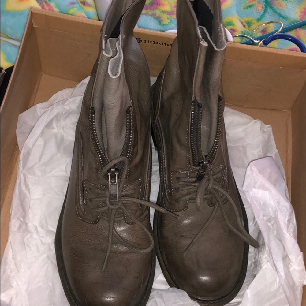 Ankle boots